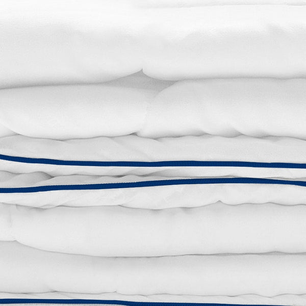 HomeRoots White King Washable Comforter – Luxurious Down & Feather Blend, Hypoallergenic, All-Season Cozy Sleep 518183