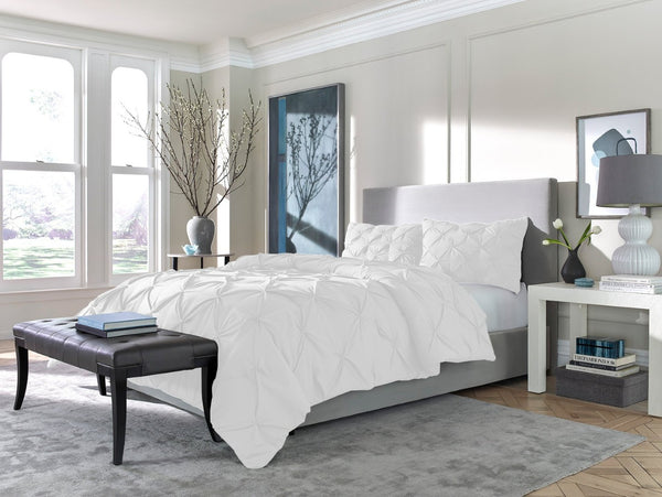 HomeRoots White King Microfiber Comforter - Hypoallergenic Down Alternative, Machine Washable & All-Season Warmth 518185