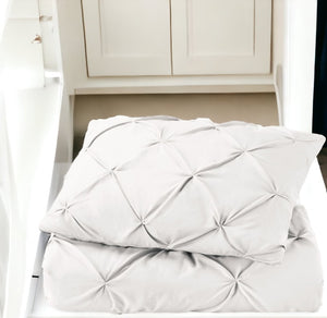 HomeRoots White King Microfiber Comforter - Hypoallergenic Down Alternative, Machine Washable & All-Season Warmth 518185