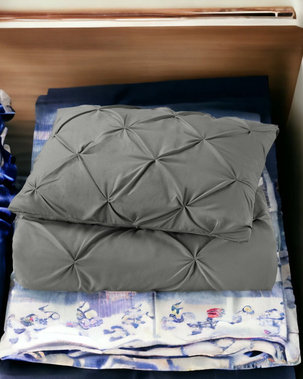 HomeRoots Gray King Microfiber Down Alternative Comforter - Hypoallergenic, All-Season, and Machine Washable Luxury 518186