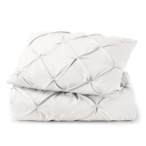 HomeRoots White Queen Microfiber Down Alternative Comforter - Hypoallergenic, Washable, All-Season Luxury 518189