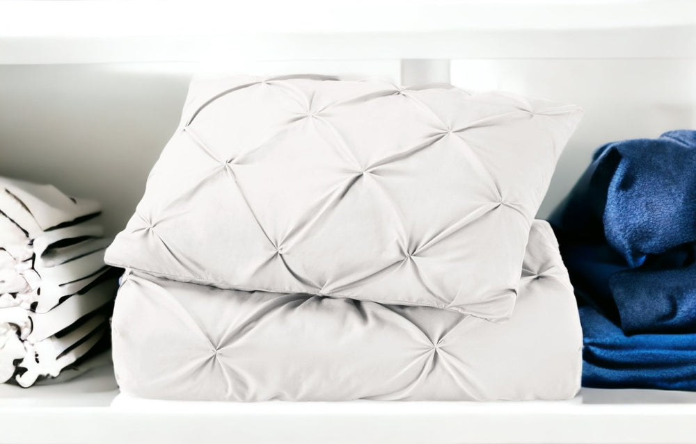 HomeRoots White Queen Microfiber Down Alternative Comforter - Hypoallergenic, Washable, All-Season Luxury 518189