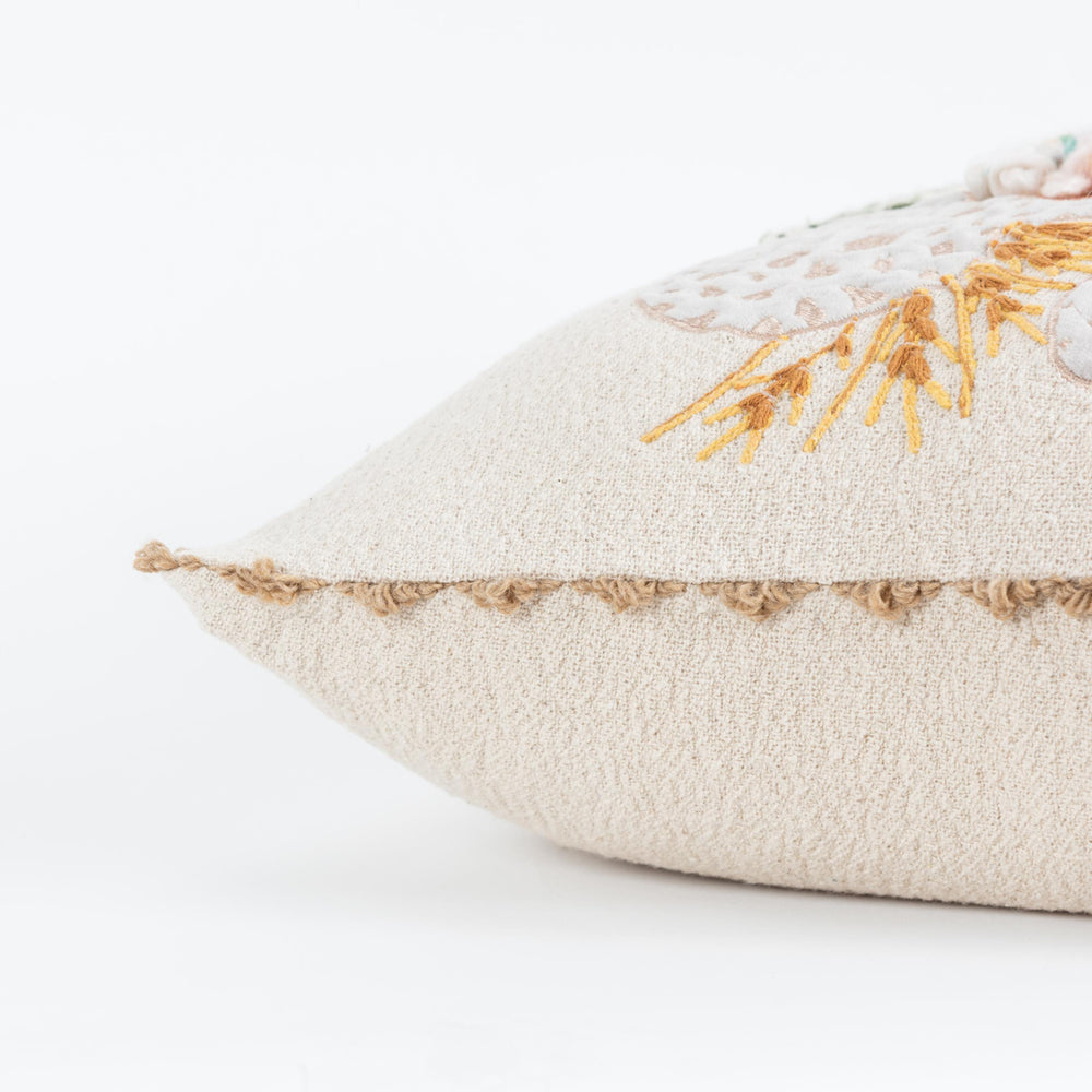 Homeroots 20" Beige And Green Thanksgiving Cotton Pillow With Applique, Embroidery Edges   518651