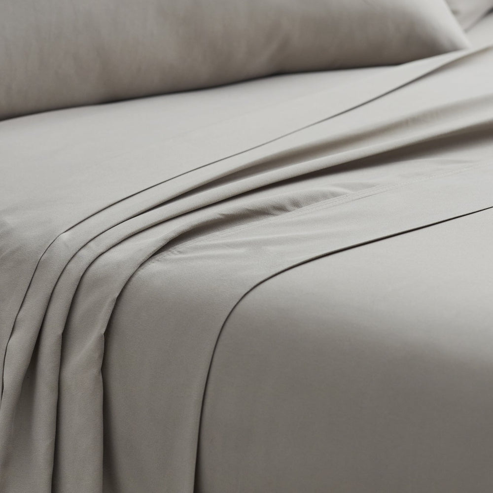 English Elm Weekender 600 TC Cotton Rich Sheet Set Split Cal King with Deep Pockets Wrinkle-Resistant Blend Sandstone B350P394965