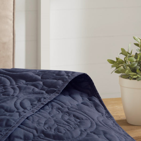 English Elm 3 Reversible Bedspread Set Full/Queen Soft Microfiber Comforter with Plush Polyester Fill, Cozy Layering, Durable Finish Navy 13.39 L x 15.35 W x 11.81 H B035P148229