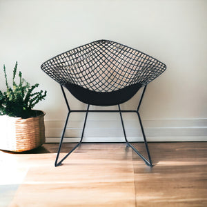 Homeroots 32" Black Metal Lounge Chair With Pad   520670