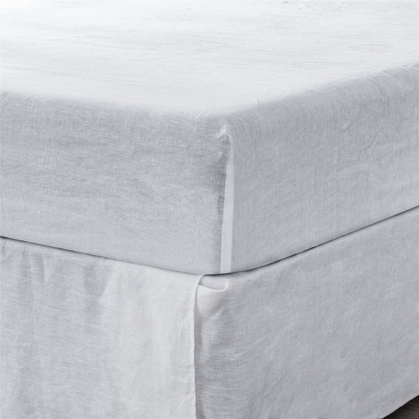 HomeRoots White Linen Fitted Sheet - Luxurious Softness, Breathable Comfort, Deep Pockets, Timeless Style 520792