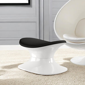 Homeroots 21" Black And White Wool And Fiberglass Contempo Footstool Ottoman   520801