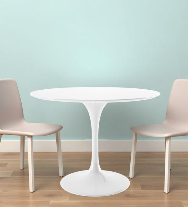 Homeroots 42" White Fiberglass And Metal Dining Table   520860