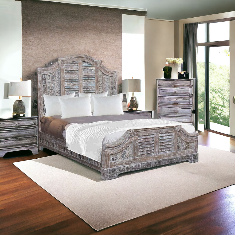 Homeroots Gray Solid Wood Queen Bed Frame  Wood 521086