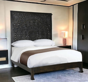 Homeroots Carved Medallion Solid Wood Queen Black Bed  Wood 521089