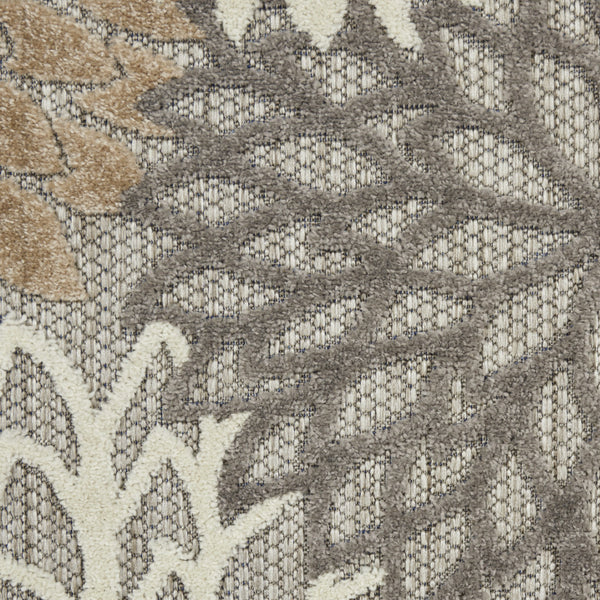 Homeroots 10' Gray And Ivory Indoor Outdoor Area Rug  Polypropylene 521649