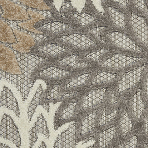 Homeroots 5' Gray And Ivory Indoor Outdoor Area Rug  Polypropylene 521651