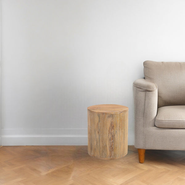 Homeroots 18" Natural Solid Wood Round End Table   521944