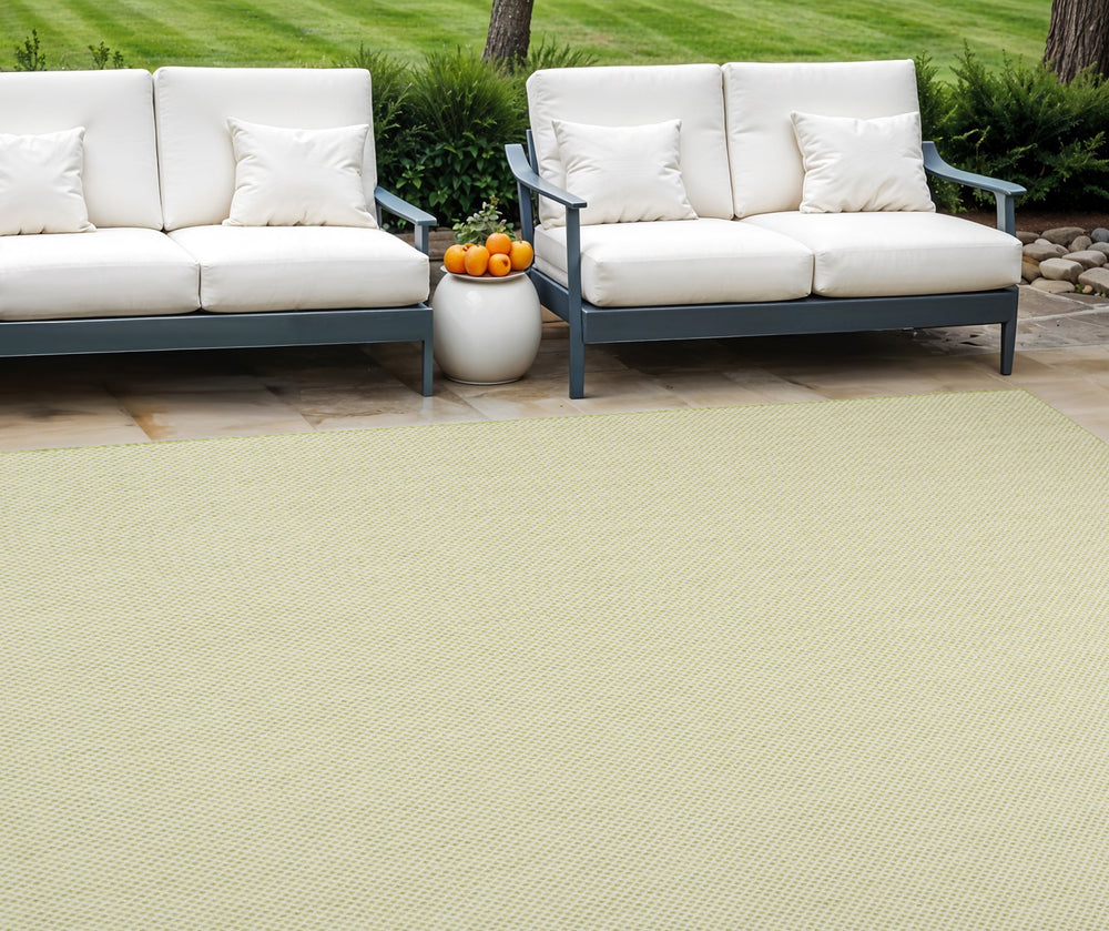 Homeroots 9' X 12' Green And Ivory Indoor Outdoor Area Rug  Polypropylene 521964