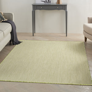 Homeroots 5' X 7' Green And Ivory Indoor Outdoor Area Rug  Polypropylene 522036