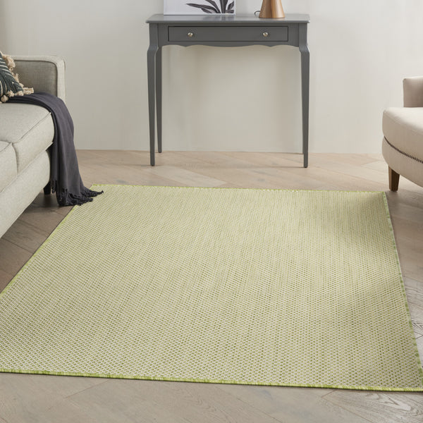 Homeroots 5' X 7' Green And Ivory Indoor Outdoor Area Rug  Polypropylene 522036