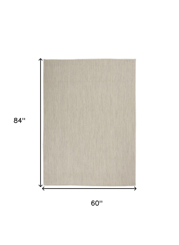 Homeroots 5' X 7' Ivory Geometric Power Loom Area Rug  Polypropylene 522046