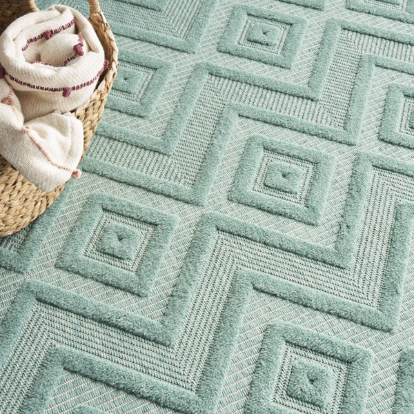 HomeRoots 7' Aqua Indoor Outdoor Area Rug - Durable, Stylish, Soft Textured Surface for Patios and Living Spaces 8' X 10' 522107