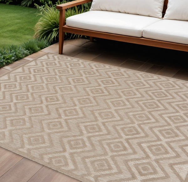 HomeRoots 8' X 10' Durable Indoor Outdoor Area Rug with Modern Geometric Pattern for Stylish Spaces Beige 522108