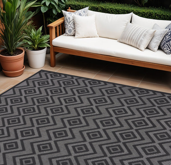 Homeroots 9' X 12' Charcoal And Gray Indoor Outdoor Area Rug  Polypropylene 522111