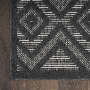 HomeRoots 8' Black Indoor Outdoor Area Rug - Durable, Soft, Water-Resistant Design for Modern Spaces & Easy Care 7' X 10' 522113