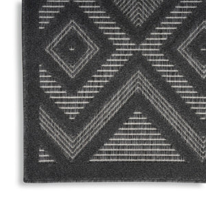 HomeRoots 8' Black Indoor Outdoor Area Rug - Durable, Soft, Water-Resistant Design for Modern Spaces & Easy Care 7' X 10' 522113