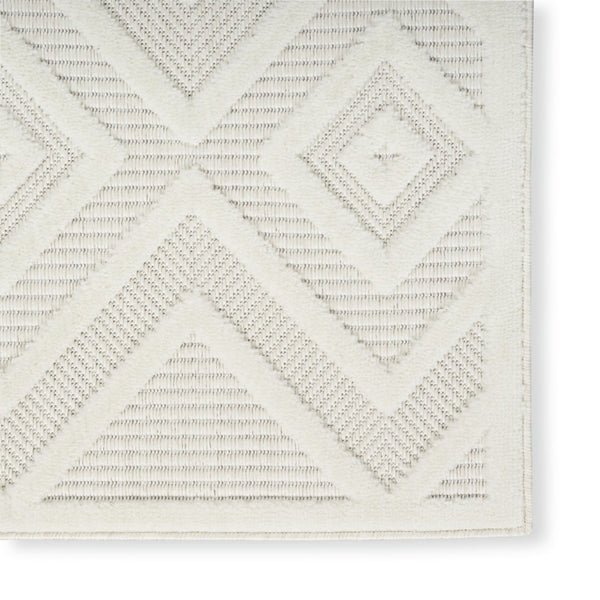 HomeRoots 7' Ivory and White Geometric Area Rug - Durable Indoor/Outdoor Flatwoven Design for Any Space! 522117