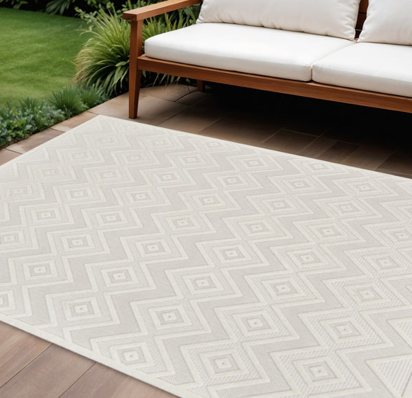 HomeRoots 8' X 10' Durable Indoor Outdoor Area Rug with Modern Geometric Pattern for Stylish Spaces Cream 522119
