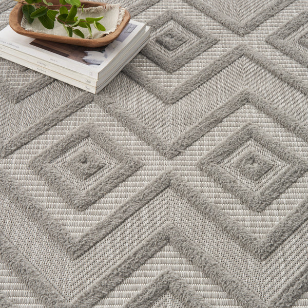 Homeroots 8' X 10' Gray Geometric Flatweave Area Rug  Polypropylene 522121