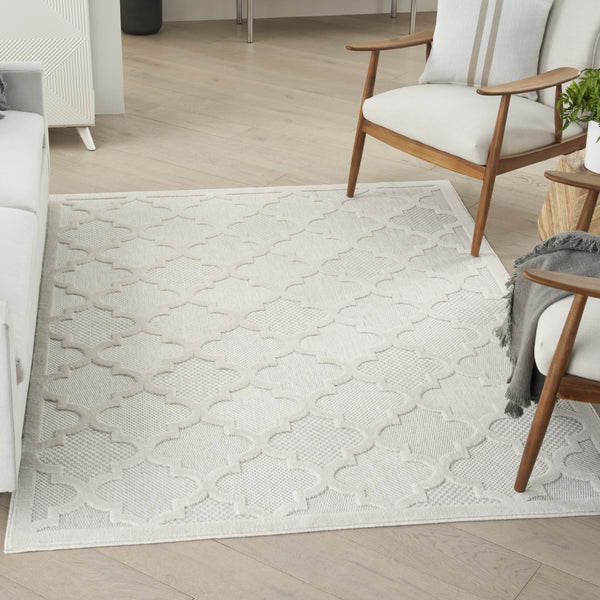 Homeroots 6' X 9' Cream Geometric Flatweave Area Rug  Polypropylene 522150