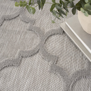 Homeroots 7' X 10' Gray Geometric Flatweave Area Rug  Polypropylene 522152