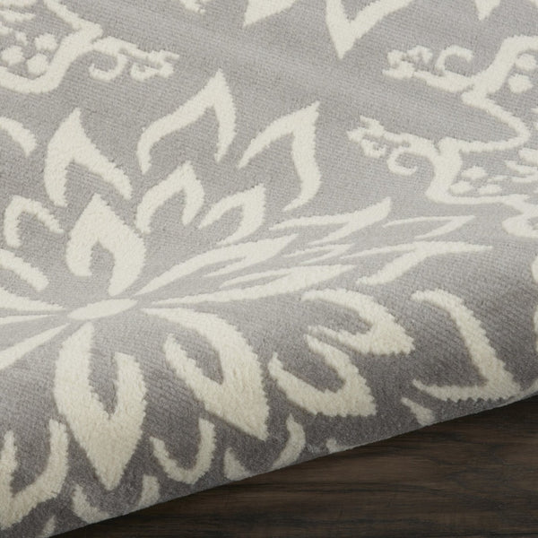 HomeRoots 8' Gray Round Floral Area Rug – Elegant Power Loomed Design for Modern and Traditional Spaces 7' X 10' Rectangle 522207
