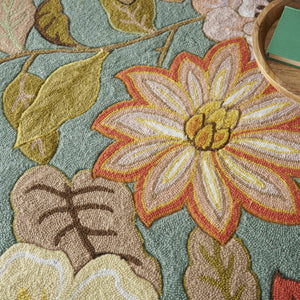 HomeRoots 8' Green Floral Hand Hooked Area Rug - Artisanal Charm, Durable Design & Timeless Style for Any Space 4' X 6' Rectangle 522230