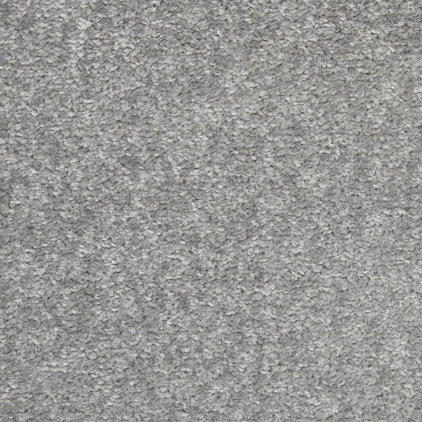 HomeRoots 6' X 9' Versatile Indoor Outdoor Area Rug for Stylish Living Spaces and Patios - Durable & Easy Care Gray 522361