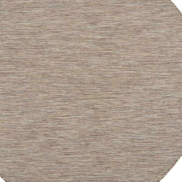 Homeroots 6' Beige Round Power Loom Area Rug  Polypropylene 522450