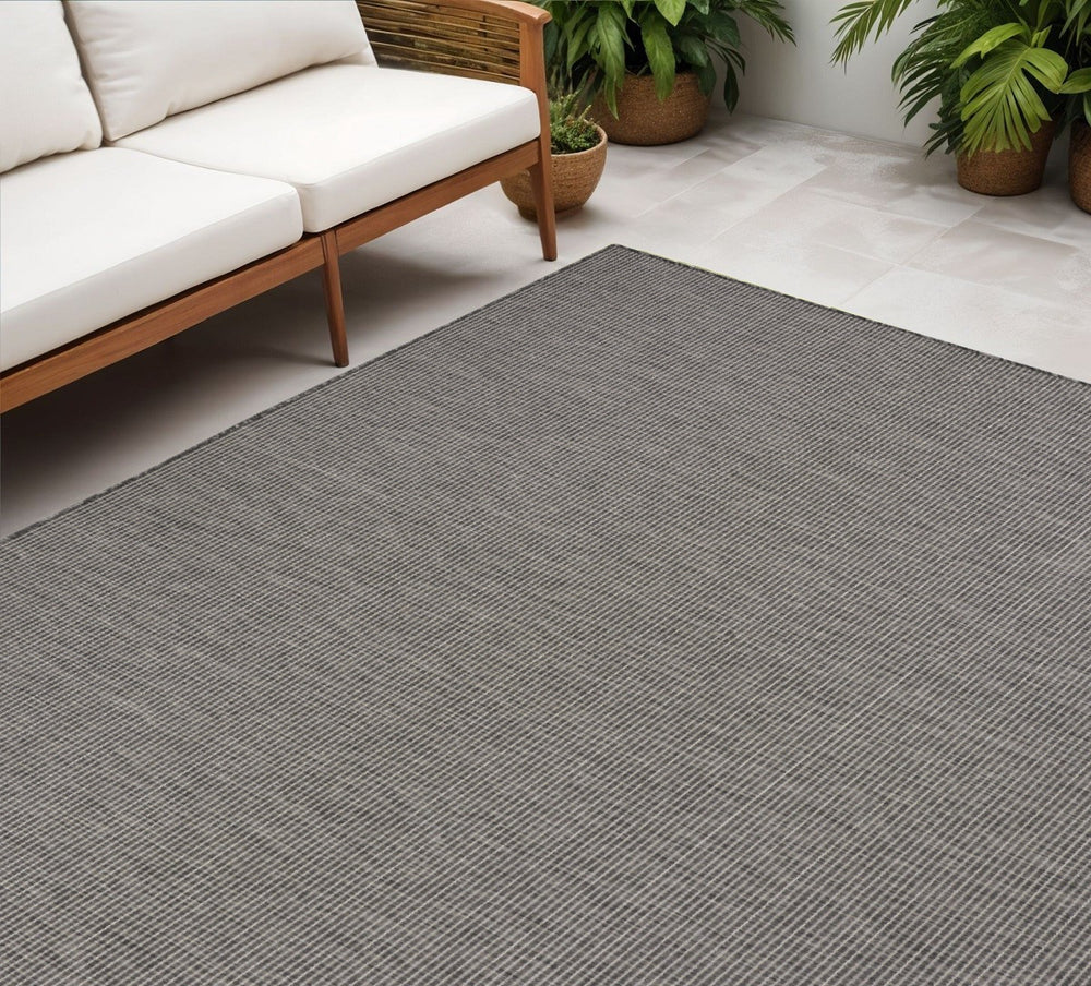 Homeroots 5' X 7' Charcoal Indoor Outdoor Area Rug  Polypropylene 522505
