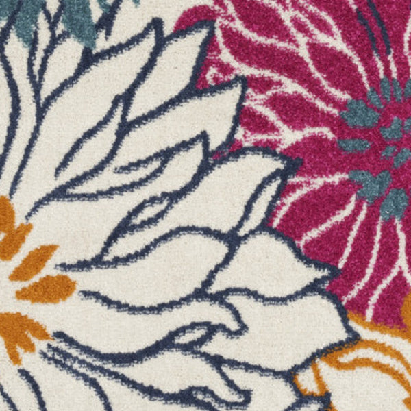 Homeroots 5' X 7' Cream Floral Power Loom Area Rug  Polypropylene 522510