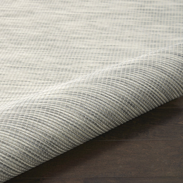 Homeroots 6' Gray Round Power Loom Area Rug  Polypropylene 522549