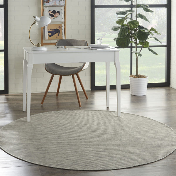 Homeroots 6' Gray Round Power Loom Area Rug  Polypropylene 522549