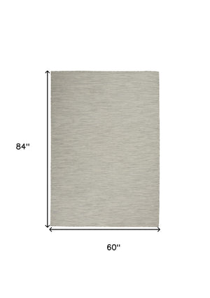 Homeroots 5' X 7' Light Gray Indoor Outdoor Area Rug  Polypropylene 522550