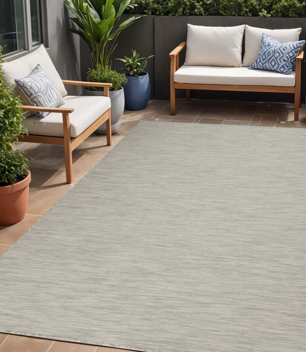 Homeroots 5' X 7' Light Gray Indoor Outdoor Area Rug  Polypropylene 522550
