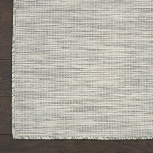 Homeroots 5' X 7' Light Gray Indoor Outdoor Area Rug  Polypropylene 522550