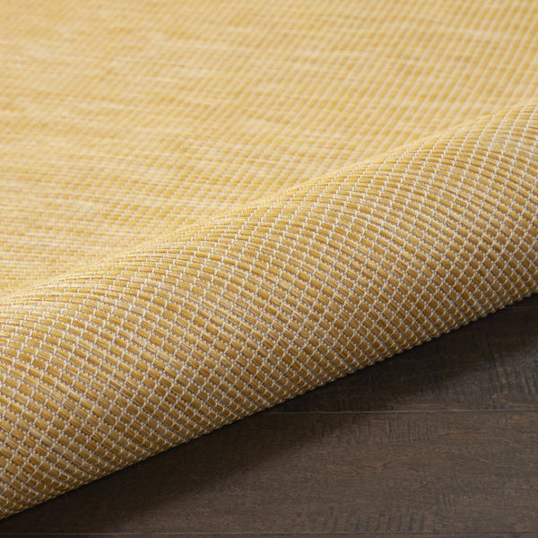 HomeRoots 8' Yellow Geometric Round Area Rug - Stylish Indoor/Outdoor Decor, Quick-Dry, Easy Care, Versatile 522594