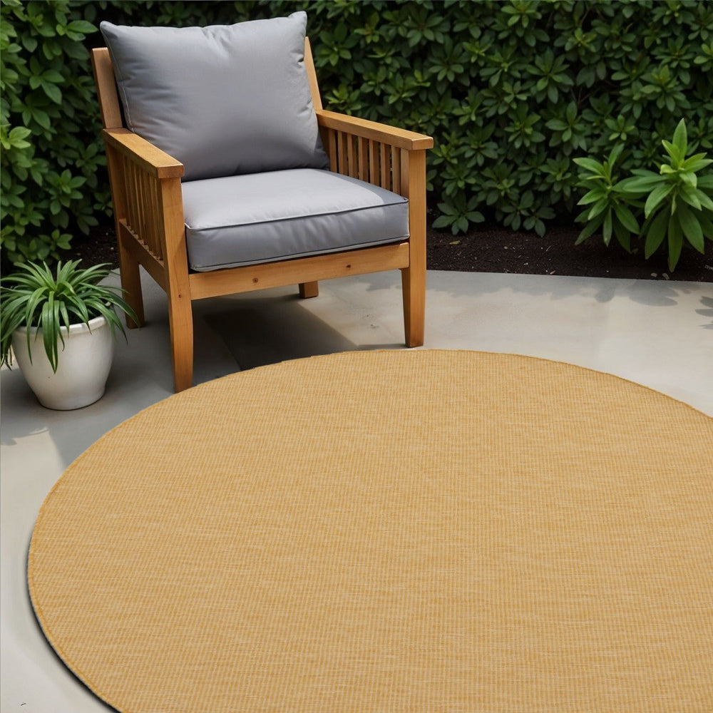 Homeroots 6' Yellow Indoor Outdoor Area Rug  Polypropylene 522597
