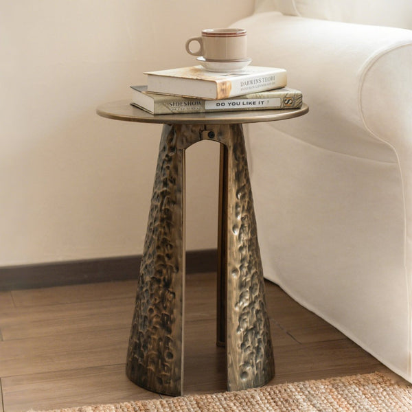 English Elm Indoor Hand-hammered Copper Metal Accent Table Sculptural Glam Side for Living Rooms N772P244903C