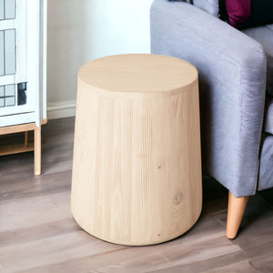 Homeroots 18" Natural Solid Wood Round End Table   523982