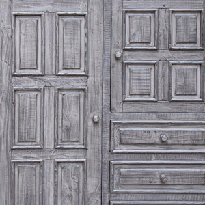 Homeroots 55" Gray Solid Wood Three Drawer Gentlemans Chest  Solid Wood 524580