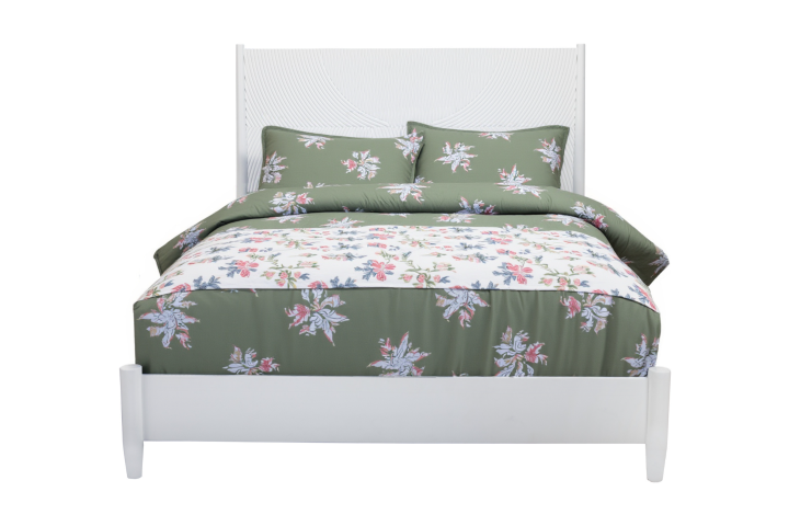 Homeroots White Carved Geometric Solid Wood King Bed Frame - Luxurious Design For Ultimate Comfort & Style  Wood 524808