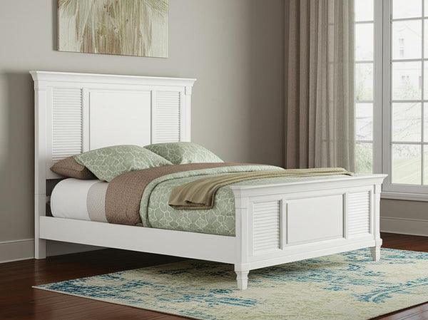 HomeRoots White Ribbed Texture Solid Wood California King Bed Frame - Elegant Design for a Luxurious Retreat 524845